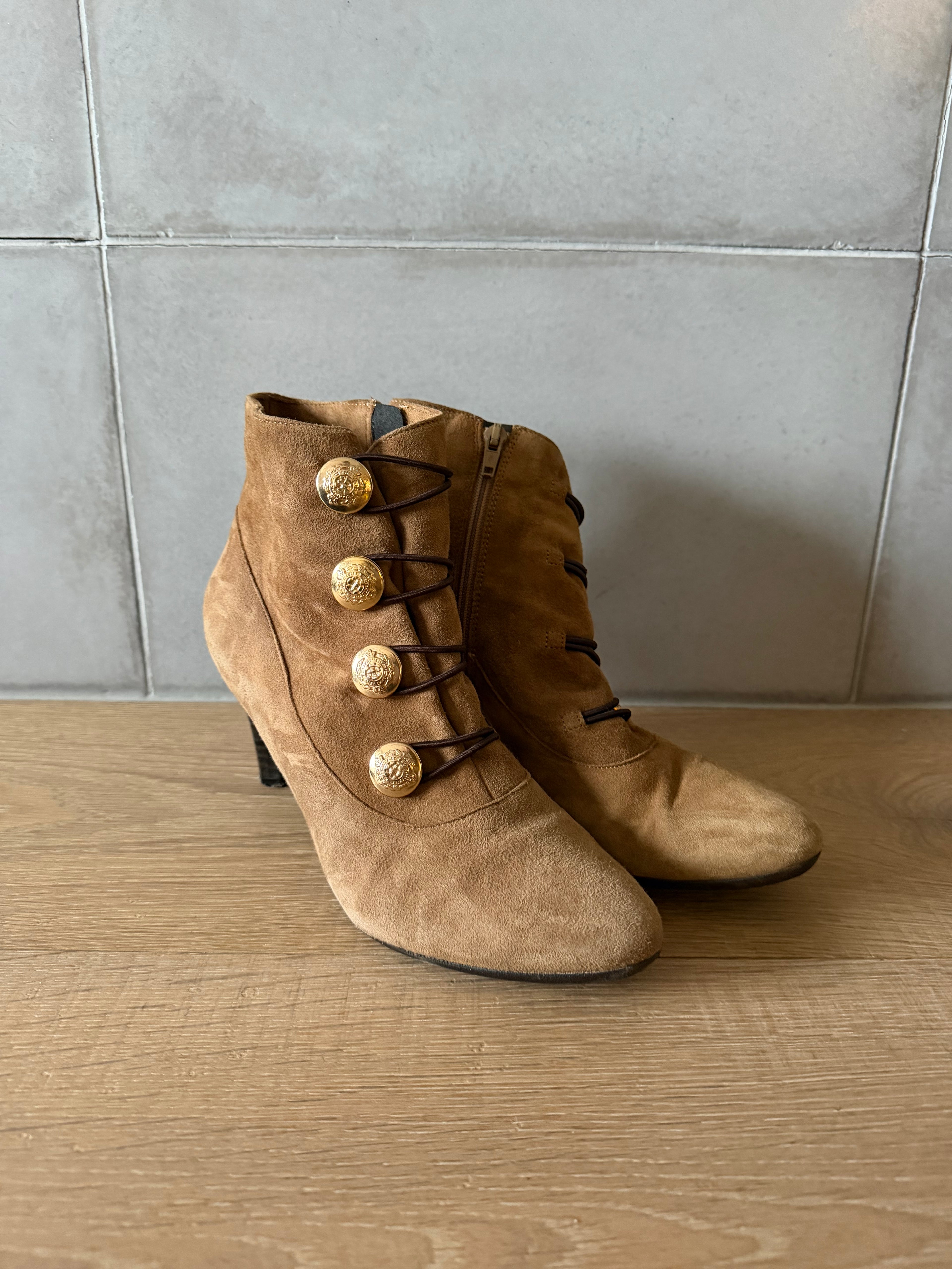 Suede heeled boots