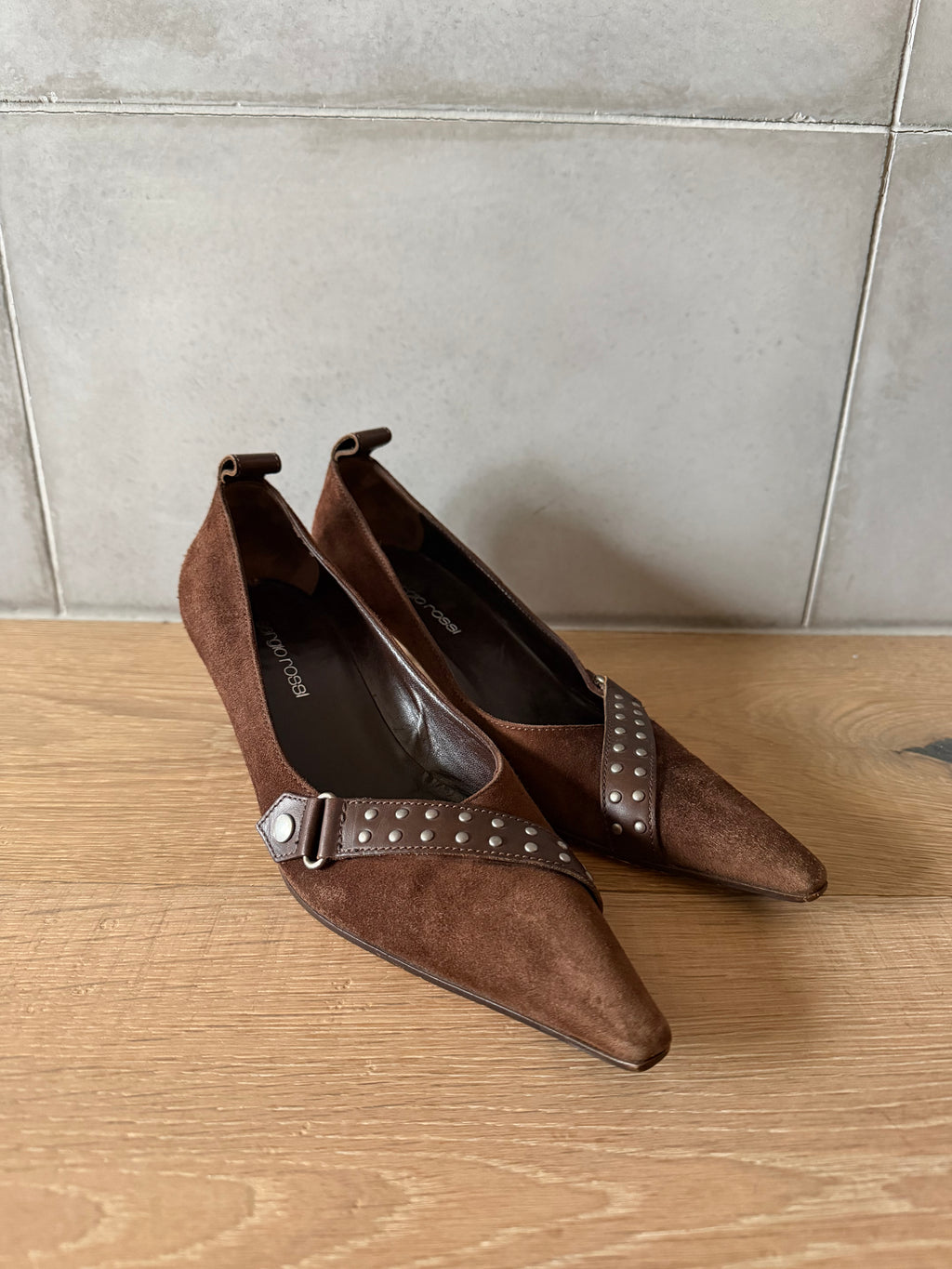 Italian brown suede kitten heels