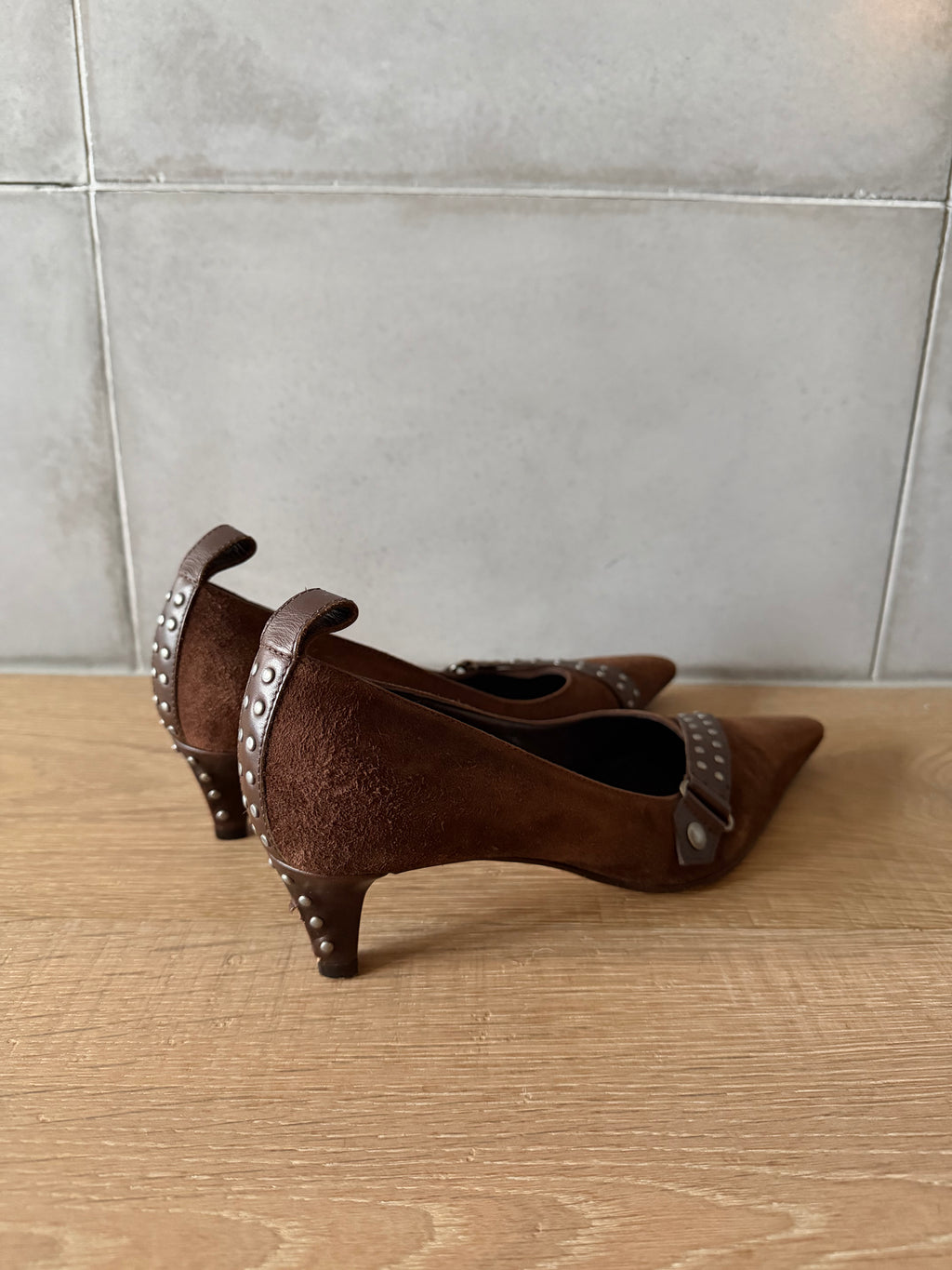 Italian brown suede kitten heels
